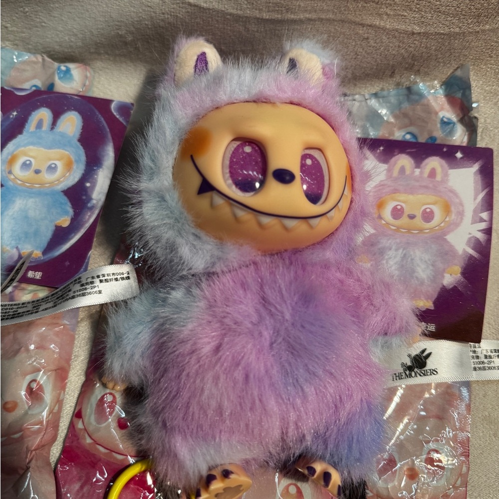 Colorful Plush Monster Keychains (Lafufu) - Picture 3 of 7